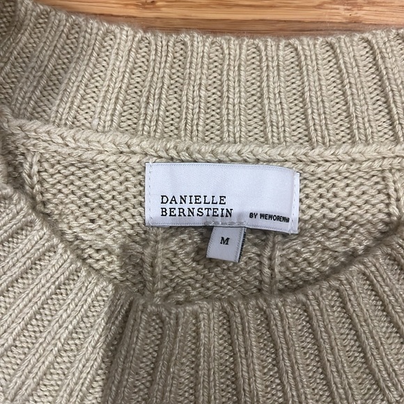 Cropped tan sweater - Picture 2 of 2